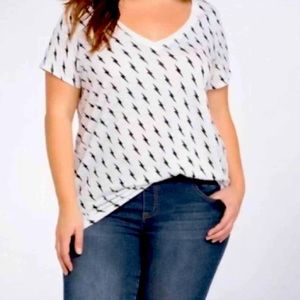 Torrid Summer Lightning V Neck T-Shirt Tee 1 / 1X
